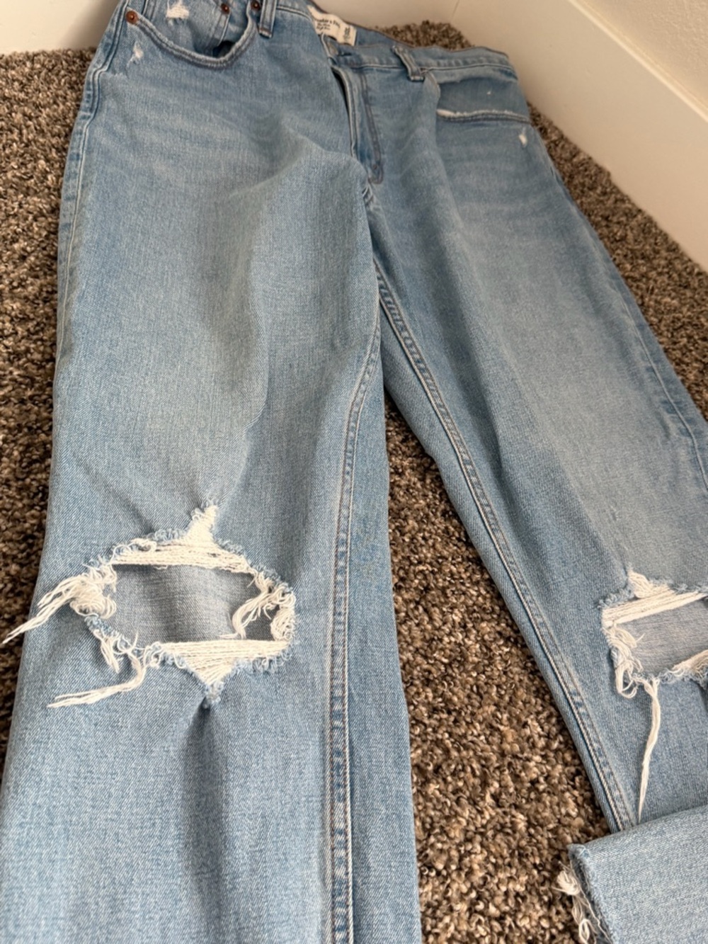 Abercrombie High Rise Jeans - Picture 4 of 5